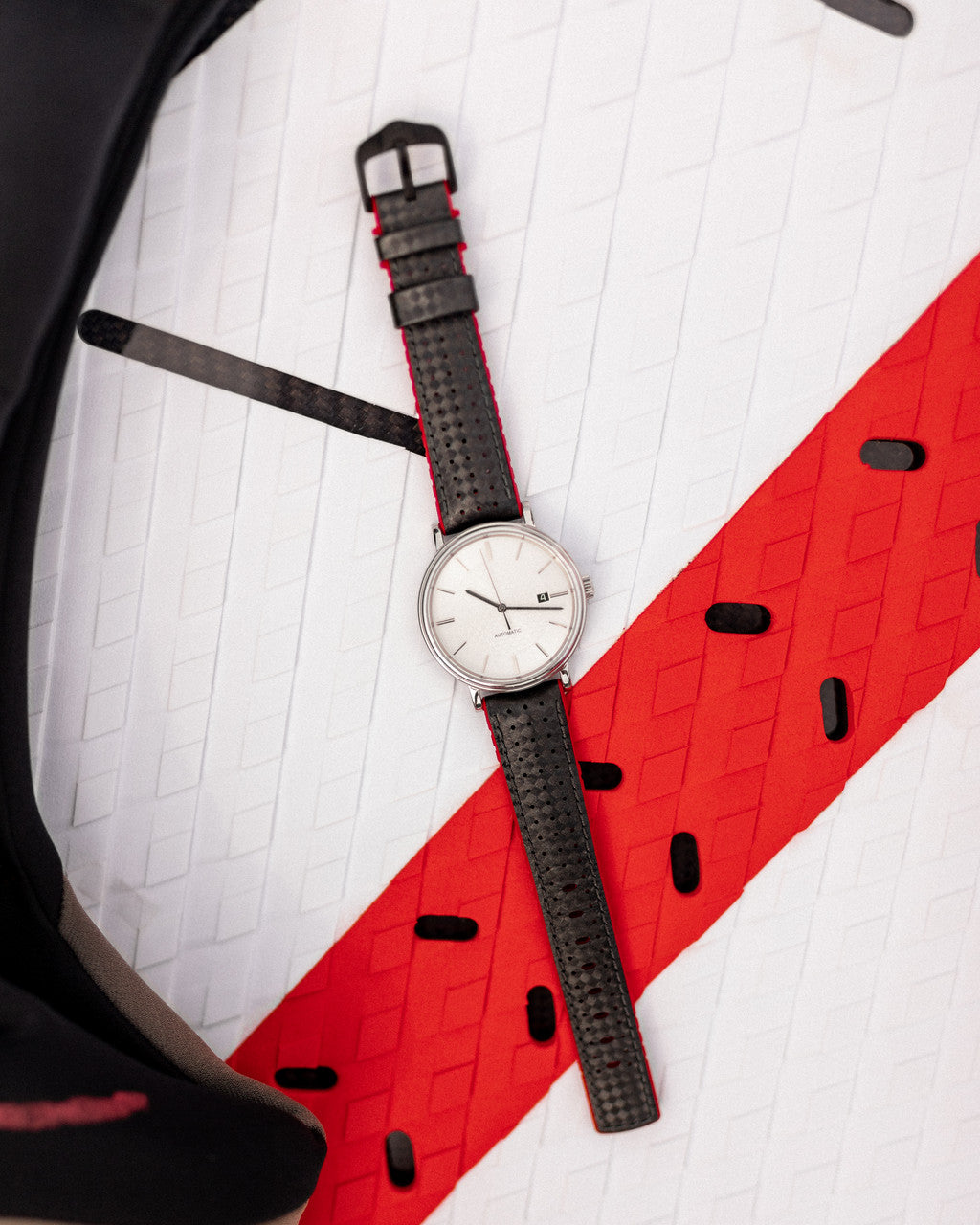 Hirsch - AYRTON Performance Calfskin Watch Band 091 20 92 - Black w/Red