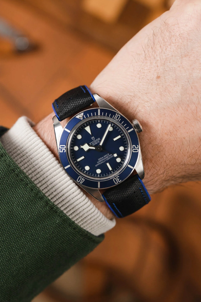 Hirsch - ROBBY Performance Calfskin Watch Band 091 80 94 - Black w/Blue