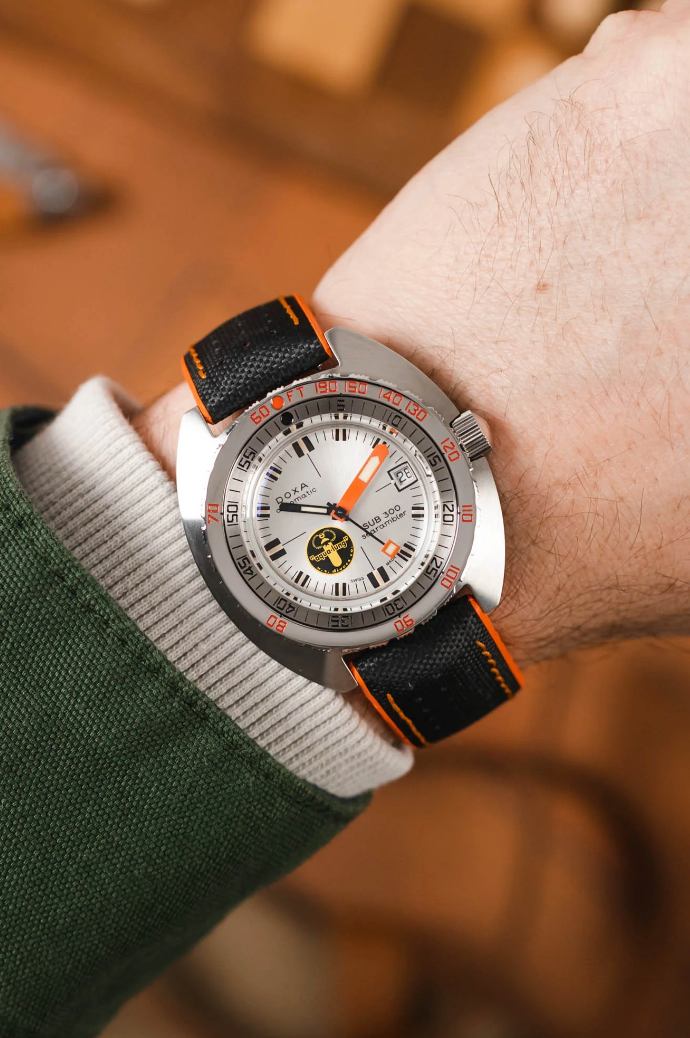 Hirsch - ROBBY Performance Calfskin Watch Band 091 76 94 - Black w/Orange