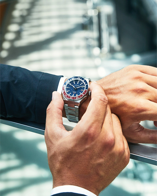 Citizen Series8 880 GMT