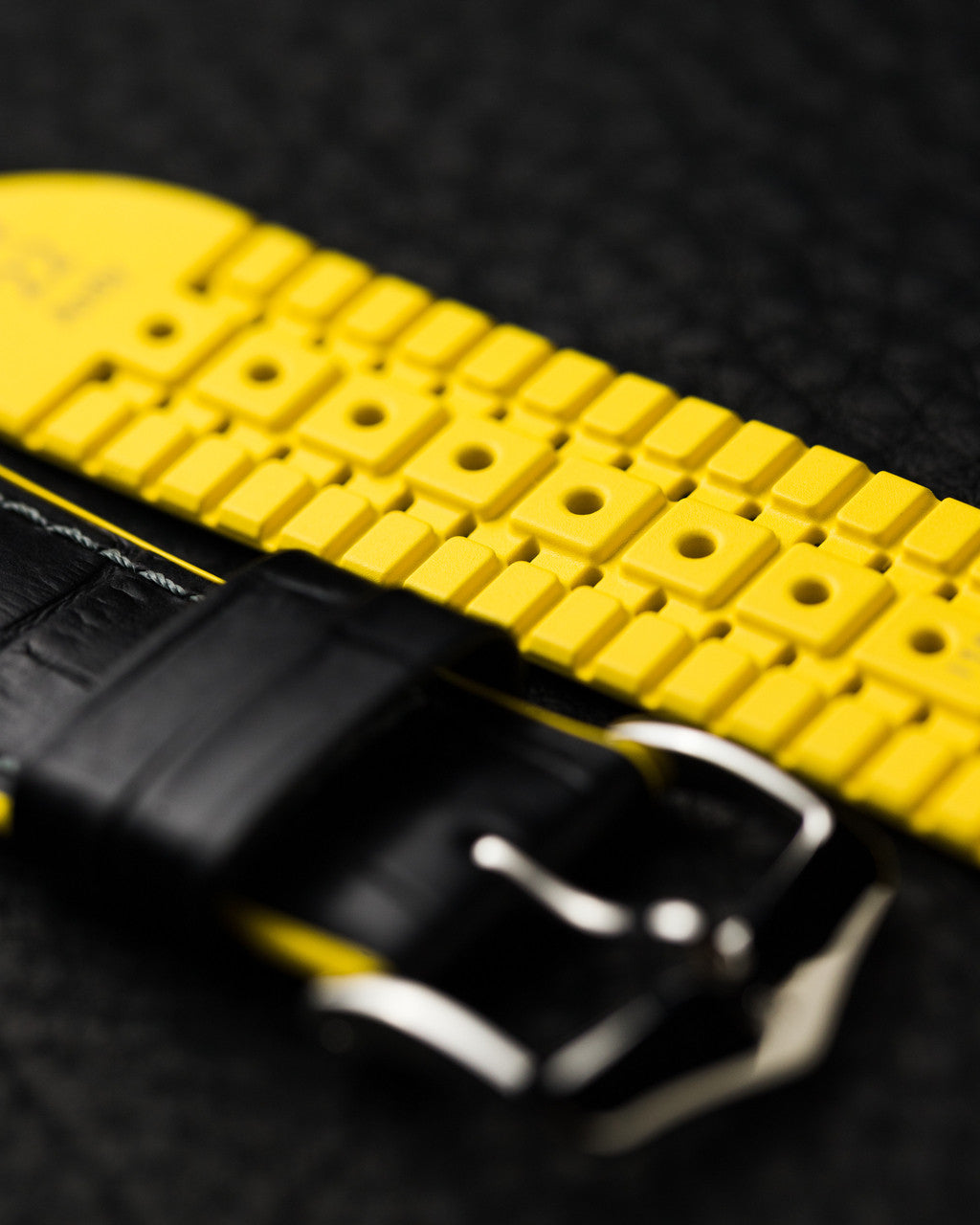 Hirsch - ANDY Performance Alligator Embossed Calfskin Watch Band 092 72 28 - Black w/Yellow