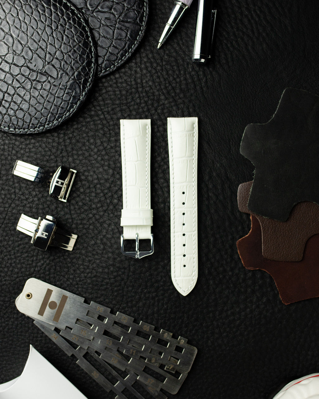 Hirsch - DUKE Alligator Embossed Calfskin Watch Strap 010 28 - White