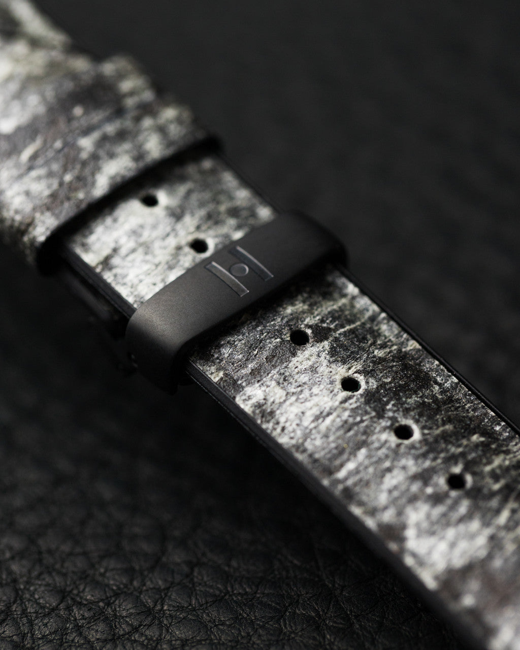Hirsch - STONE Vegan Performance Watch Band 092 50 44 - Black w/Grey