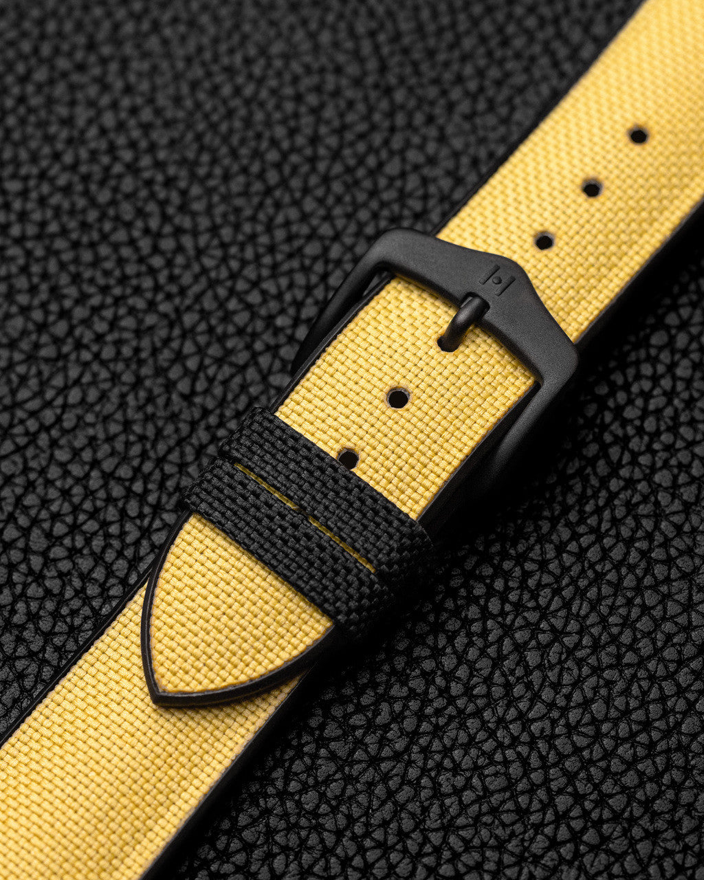 Hirsch - ARNE VEGAN Performance Calfskin Watch Band 092 50 94 - Yellow
