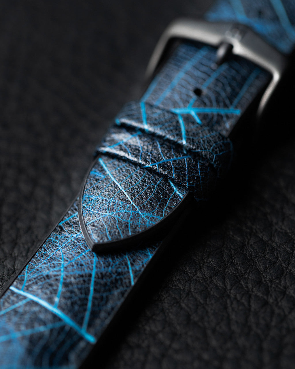 Hirsch LEAF Vegan Watchband 46 - Blue - view 3