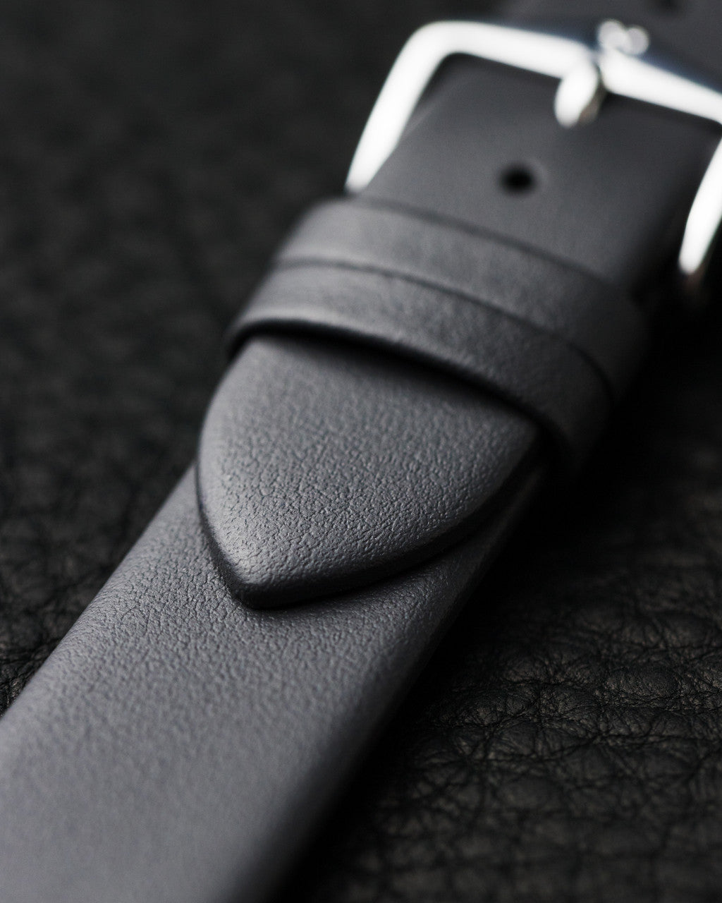 Hirsch TORONTO Classic Calfskin Italian Watchband - Grey - view 4